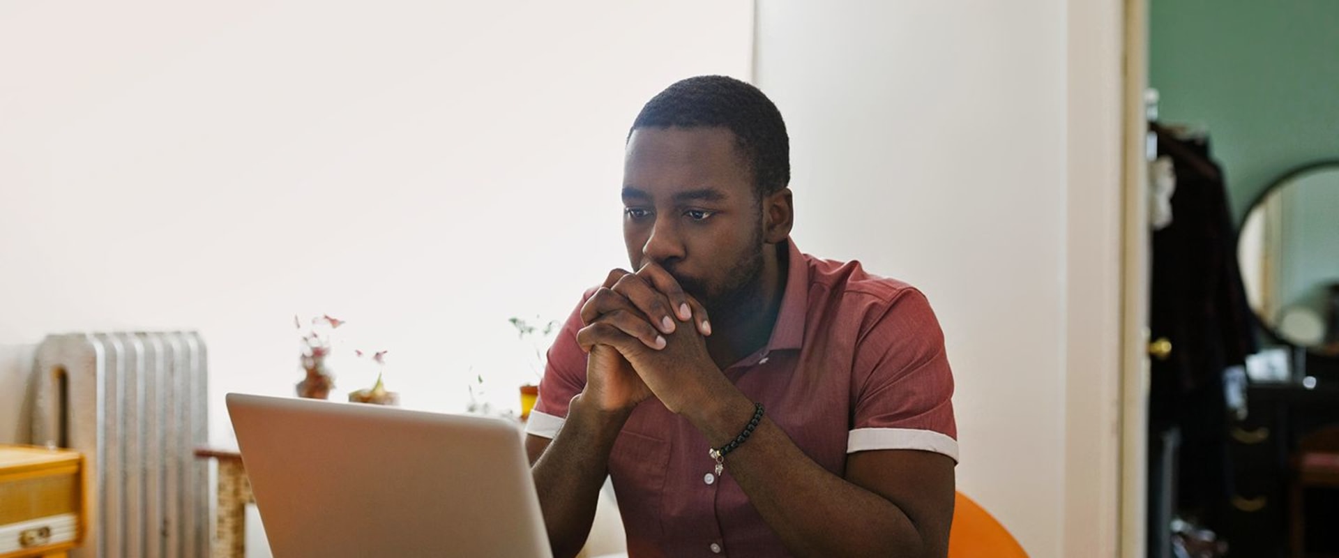 What are the problems with online therapy?